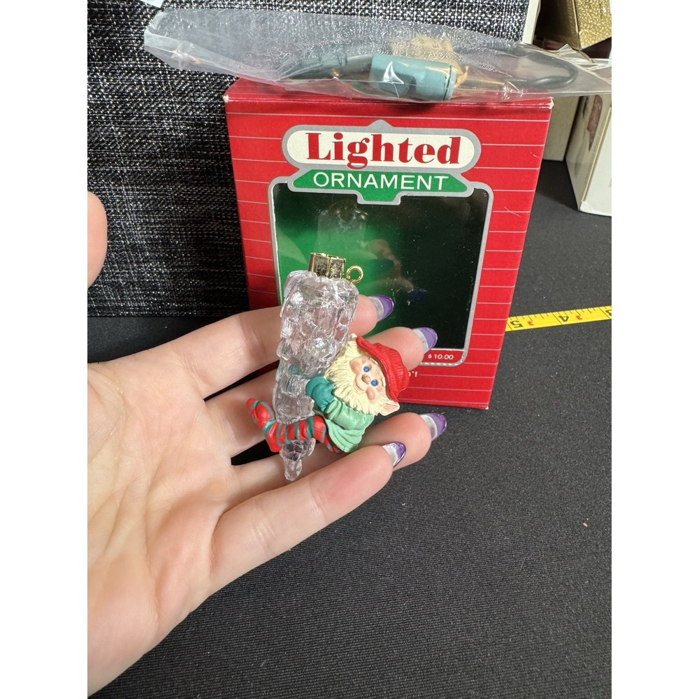 HALLMARK KEEP ON GLOWIN 1986 MAGIC CHRISTMAS LIGHTED ORNAMENTS ICICLE ELF